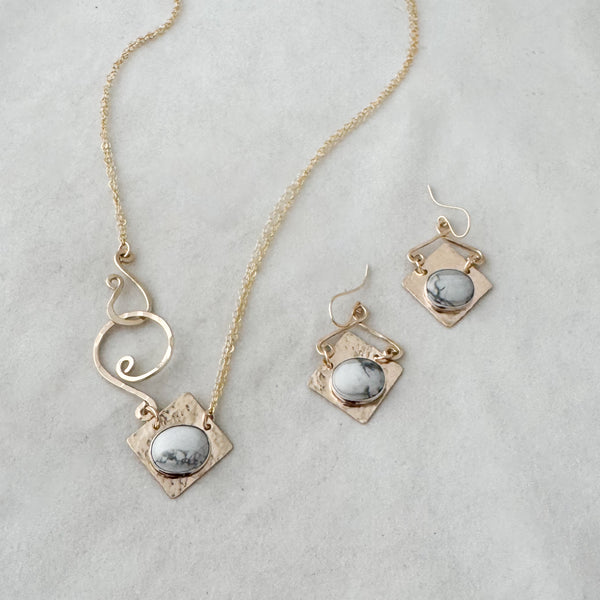 White Howlite Side clasp necklace