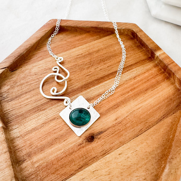 New emerald  Side clasp necklace