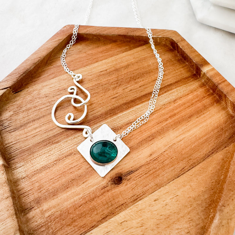 New emerald  Side clasp necklace