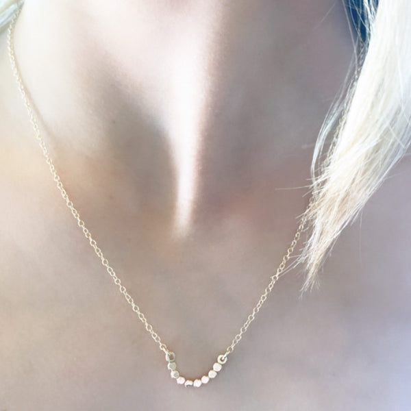 Flutter curve necklace